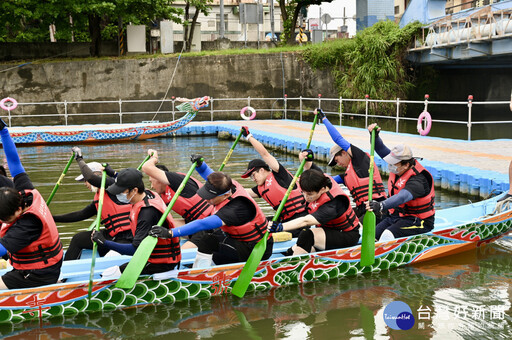 上屆冠軍福興公所龍舟隊 首次備戰練習為奪冠努力