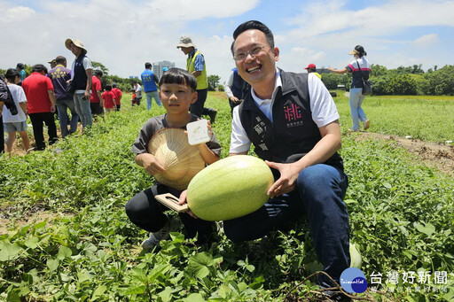 親身體驗種瓜、採瓜 蘇俊賓推廣溪海西瓜節食農教育