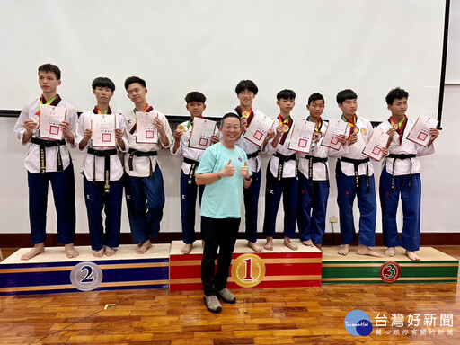 跆拳道品勢錦標賽 九份子國中小榮獲國中小團體雙料冠軍