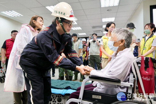 凱米颱風來襲 陳其邁挺進山區關心居民 視察物資整備及預防性撤離情況