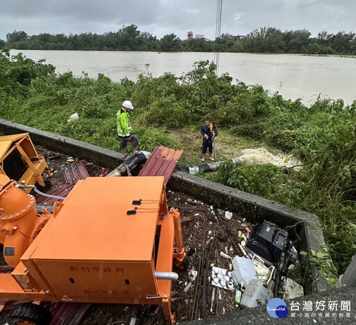 竹市3部大型抽水機支援救災 深夜調度抵達台南市