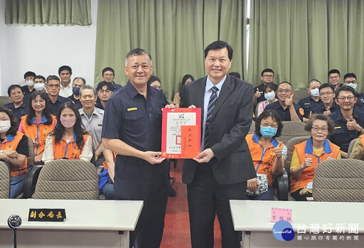南市警一分局邀請王正坤醫師 演講「蝴蝶效應」提高警界士氣和專業素養