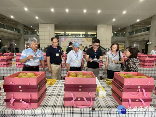 中市優質高接梨果品評鑑揭曉 東勢農友劉柏陞奪冠