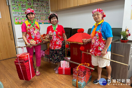 伸港日照中心父親節活動 張燈結綵辦婚禮走秀