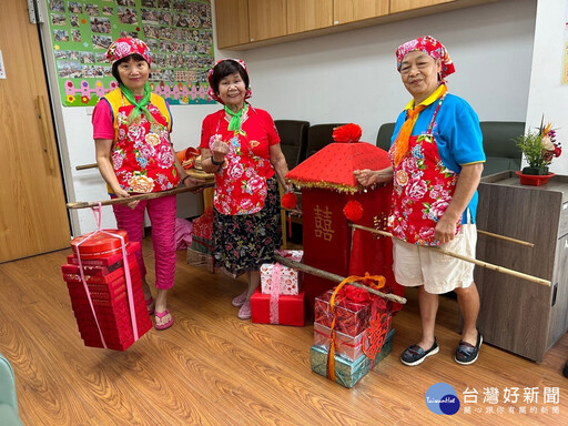 伸港日照中心慶祝父親節 張燈結綵辦婚禮走秀