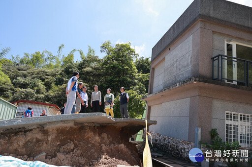 許淑華至國姓發放風災慰助金 實地關心民宅受損情形