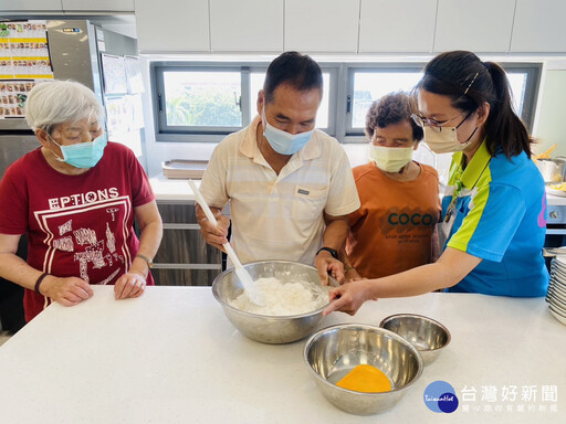 冰皮月餅DIY 溪州日照中心老寶貝化身甜點主廚