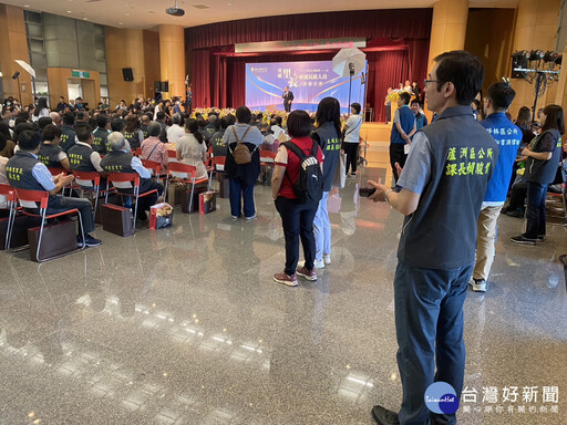 新北表揚特優里長及民政人員 侯友宜勉提供市民溫暖有感服務