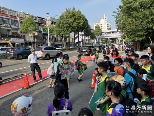 全國交通安全月啟動 桃園市警局推動「慢停看、停看聽」守護行人安全