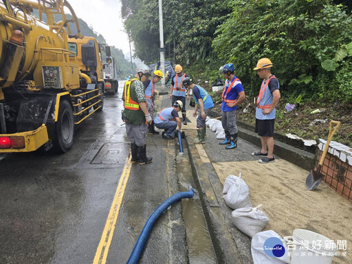 強降雨不斷 基隆環保局加強溝渠巡檢清淤