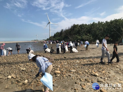 阿聰師觀光工廠號召百人淨灘 響應綠色永續旅遊