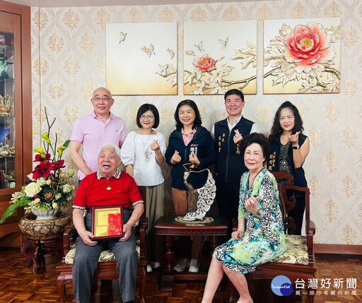 溫馨送暖迎重陽 高市府祝賀百歲人瑞