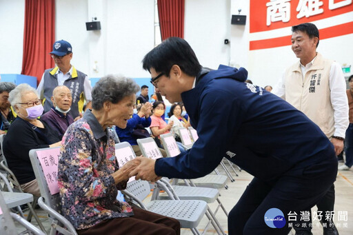 出席各地重陽敬老與聯歡活動 陳其邁：廣設據點與銀髮健身俱樂部