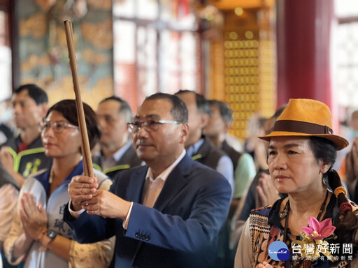 觀世音菩薩出家紀念日 侯友宜汐止北峰寺參拜祈福