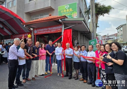 集集首座物理治療所揭牌啟用 許淑華實際體驗治療、保健