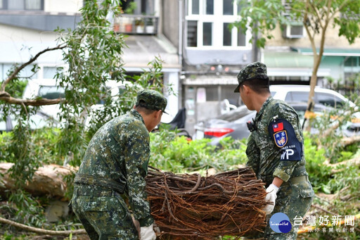 國軍持續投入兵力 全力協助北市儘速恢復市容