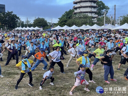 二水跑水節跑水之夜知名藝人輪番上陣 千人健行水上漂體驗二水之美