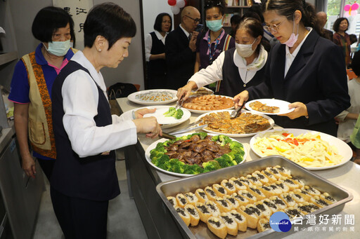 崇德光慧社區照顧關懷據點揭牌 新北佈建600處據點達標