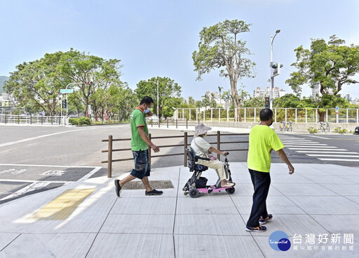 高市七賢河東路口轉角優化 讓行人停等更安心