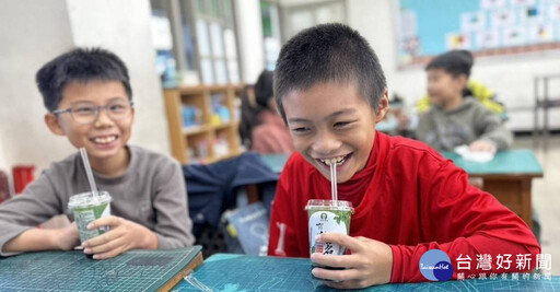 桃園仙草嘉年華結合校園食農教育 學童吃到在地仙草凍超開心