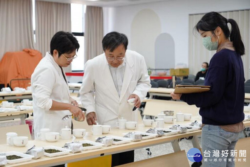 竹縣「雲裳烏龍」高山茶評鑑 雪霸茶葉奪茶王