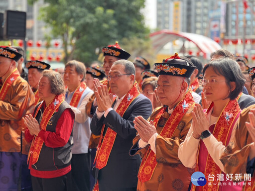 五股賀聖宮圓滿落成 侯友宜參拜祈福