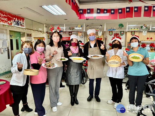 佳餚質地再調整 新竹榮家長輩樂饗滿漢聖誕大餐