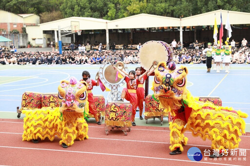 文興高中55周年最佳賀禮 多功能運動場暨跑道正式啟用