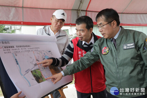 黃偉哲視察「仁德區德糖路T幹線雨水箱涵新建工程」 盼居民能免於水患之苦