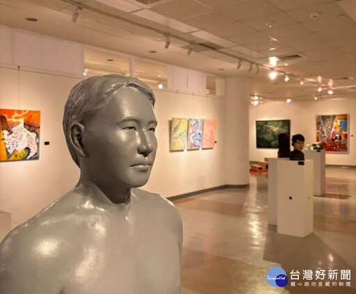 長榮大學美術系系展 展出58件精彩學生作品