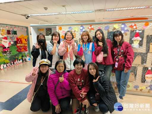 幼兒園說環保故事 新北清潔隊員化身超級媽咪送聖誕禮物