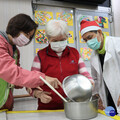 桃醫桃樂居日照中心 手工餅乾薑餅屋慶聖誕