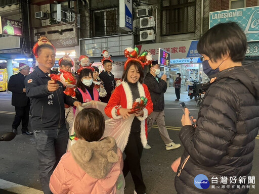 田中閃耀聖誕踩街 民眾一起同樂