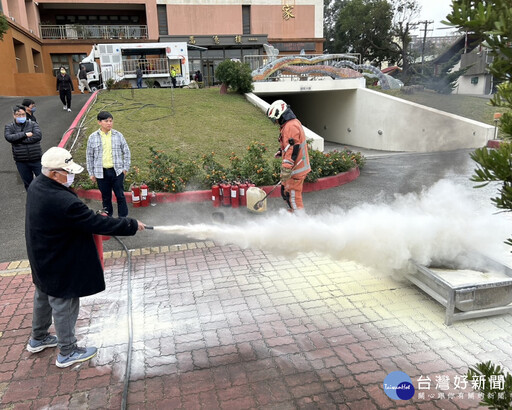 實際體驗地震車 新竹榮家攜手消防局強化防災韌性