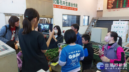 福德國小網博會學生以地方特產特色為題 探究家鄉菊花的美麗與奧秘