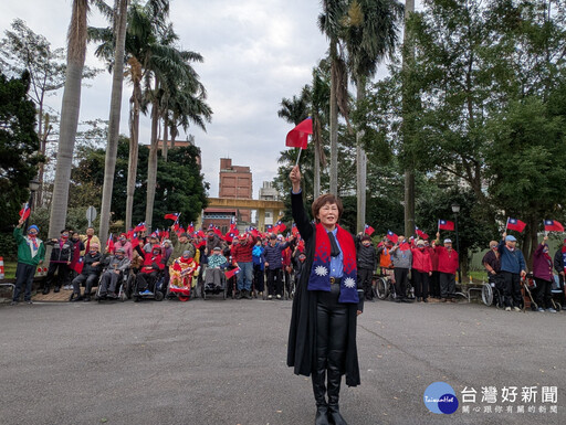 板橋榮家元旦升旗 長輩歡喜迎接114年