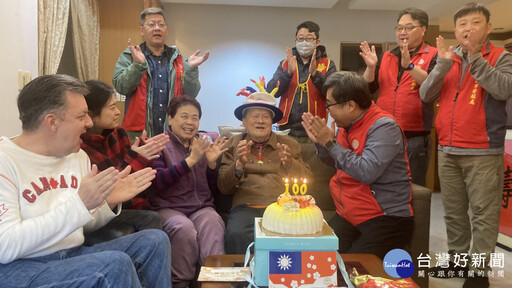 五股榮民爺爺百歲慶生 新北榮服處備生日蛋糕祝賀