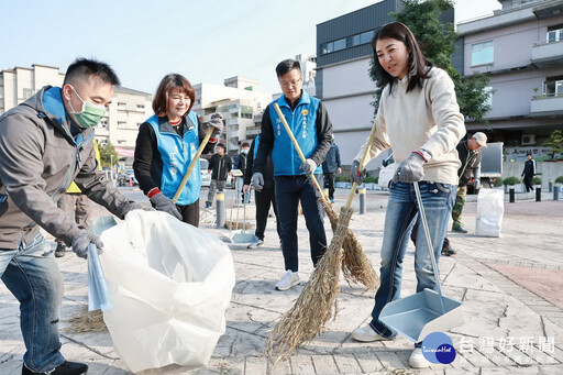 許淑華帶領年終大掃除營造乾淨家園 掃出近百公斤垃圾與菸蒂