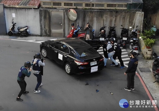 新板特區槍聲大作 原來是海山警分局防搶演練啦！