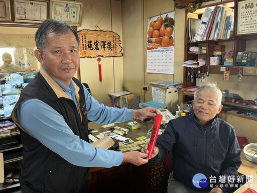 喜迎蛇年 黃偉哲祝賀市民「蛇宓隆發」