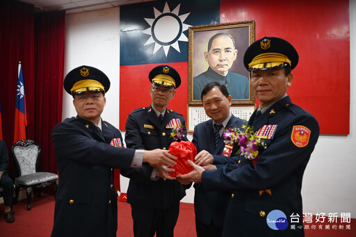 臺東縣警局卸、新任局長交接 饒慶鈴期勉持續捍衛臺東治安與交通