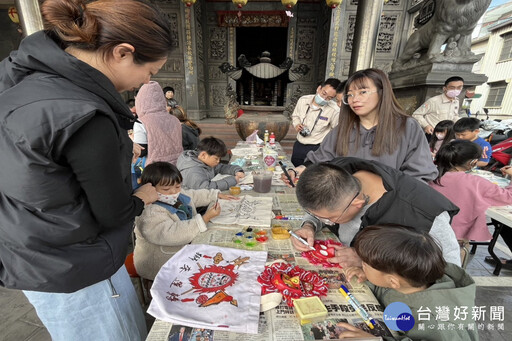 迎接蛇年新春 西港慶安宮結合西港公所辦現場揮毫贈春聯及手做好物活動