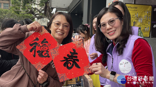 彰化車站飄異國年味 新住民自己印紅包迎蛇年