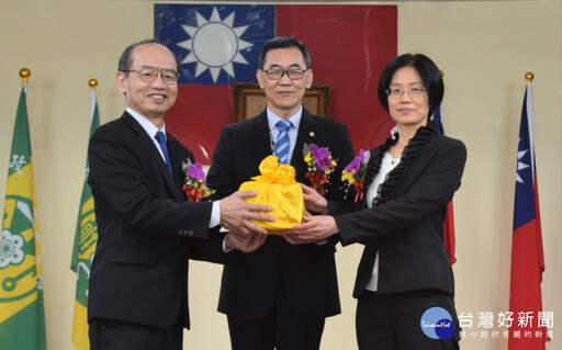 傳承接力 劉芳祝接任關務署高雄關新任關務長