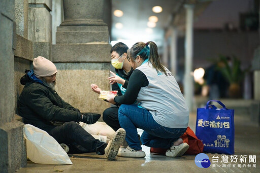 寒冬送暖關懷街友 竹市維護市容環境不間斷