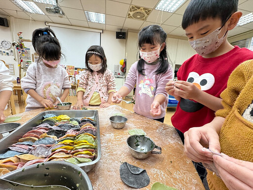 中正幼兒園歡慶蛇年 小小廚師包出健康又美味的水餃