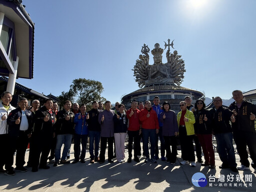 侯友宜初二淡水走春 邀市民朋友天元宮賞櫻過好年