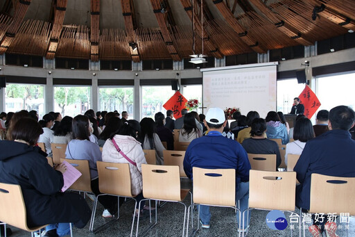 面對困境另類思維 長榮大學新春禮拜敲鐘祈福展望未來