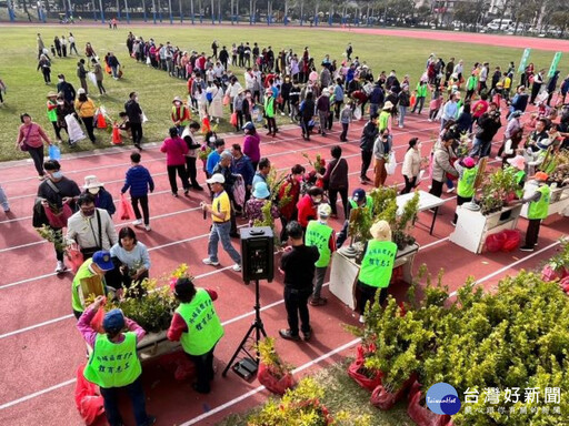 北台中聯合贈苗活動 數十分鐘一掃而空