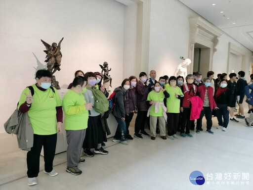 心靈共遊・美學薰陶 高市無障礙之家辦理奇美博物館親子共遊活動